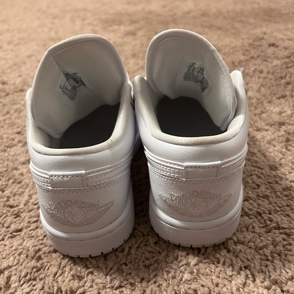 Air Jordan 1 Low - Picture 4 of 5